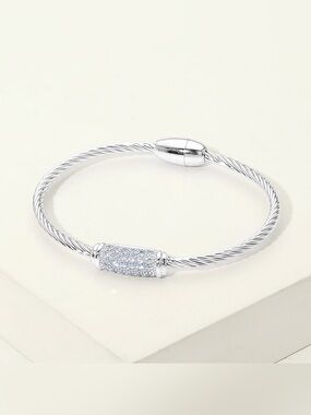 14K Gold Plated CZ Pave Bar Accent Twisted Cable Magnetic Bangle Bracelet
